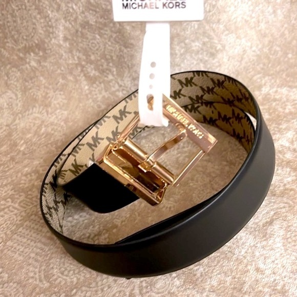 Brand New Michael Kors Genuine Leather Reversible Belt Black Gold Tone Buckle
